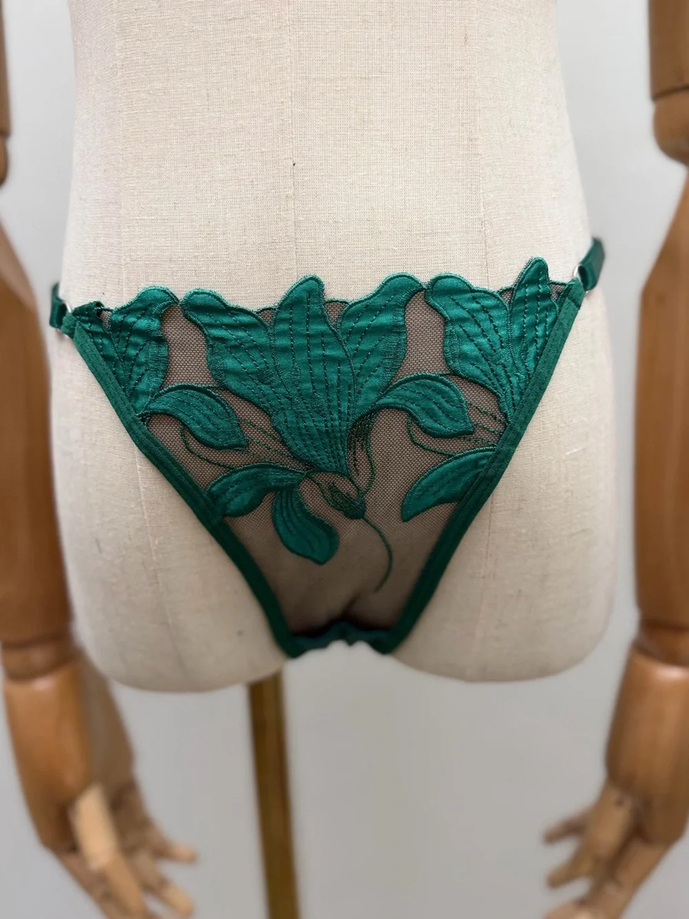 New Emerald Green Embroidered Lingerie Set Bra & Thong Size S